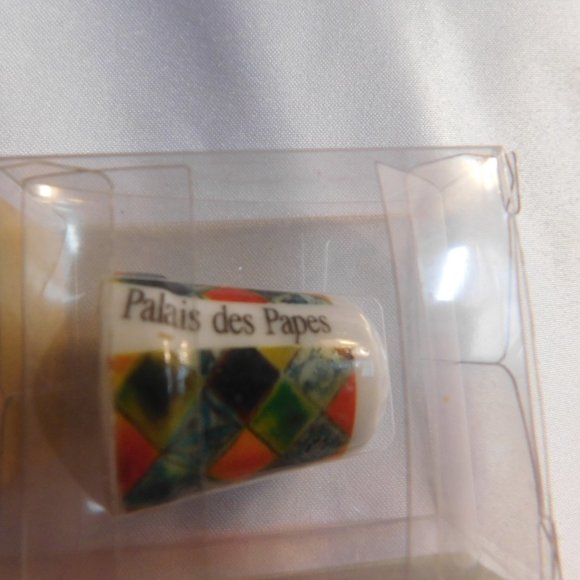 Vintage Palais des Papes Thimble - Picture 2 of 7